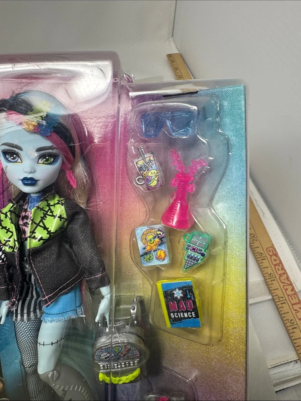 MATTEL MONSTER HIGH FRANKIE STEIN WATZIE DOLL FIGURINE